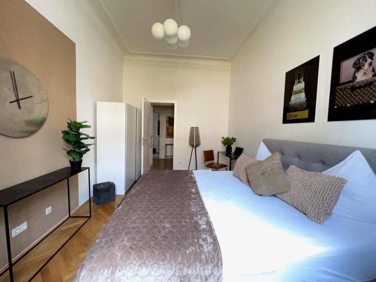 Belle Art Design Suite Im Herzen Von Wien Bagian luar foto